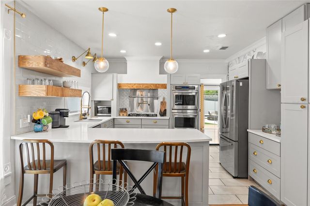 324 W HAYA STREET, Tampa, FL 33603