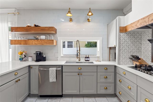 324 W HAYA STREET, Tampa, FL 33603