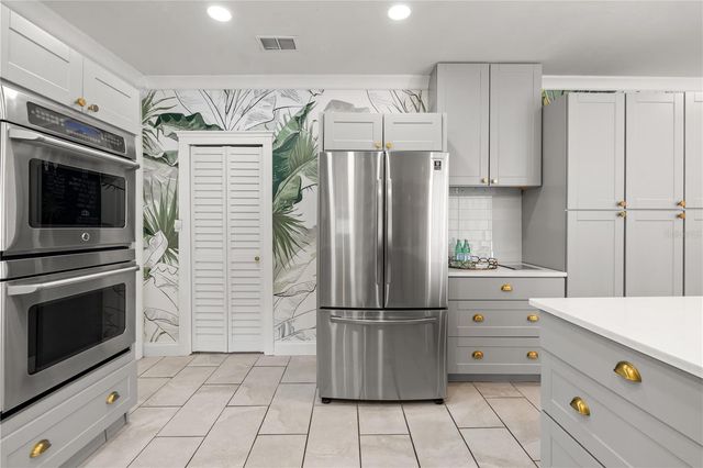 324 W HAYA STREET, Tampa, FL 33603