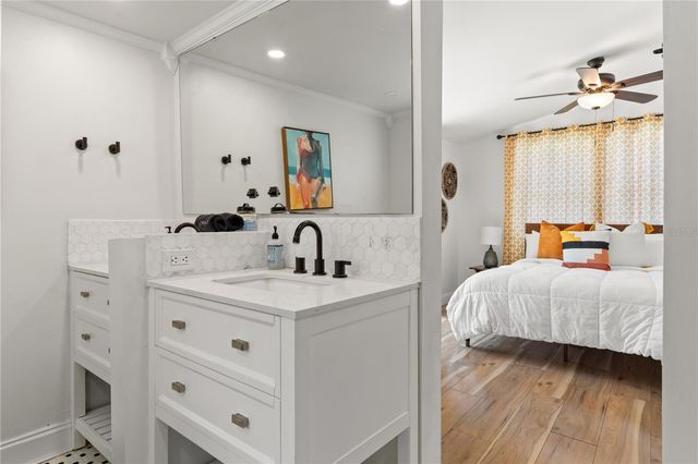 324 W HAYA STREET, Tampa, FL 33603