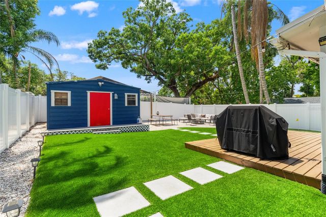 324 W HAYA STREET, Tampa, FL 33603