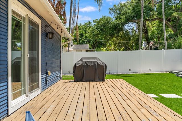 324 W HAYA STREET, Tampa, FL 33603