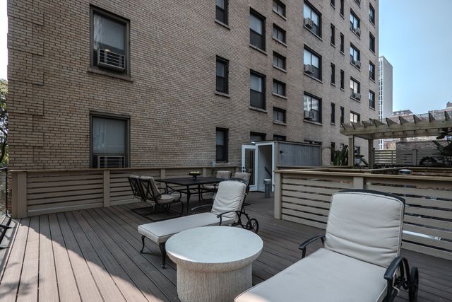 22 E Elm Street PH, Chicago, IL 60611
