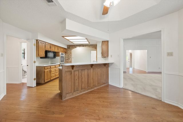 4003 Manorwood Court, Arlington, TX 76016