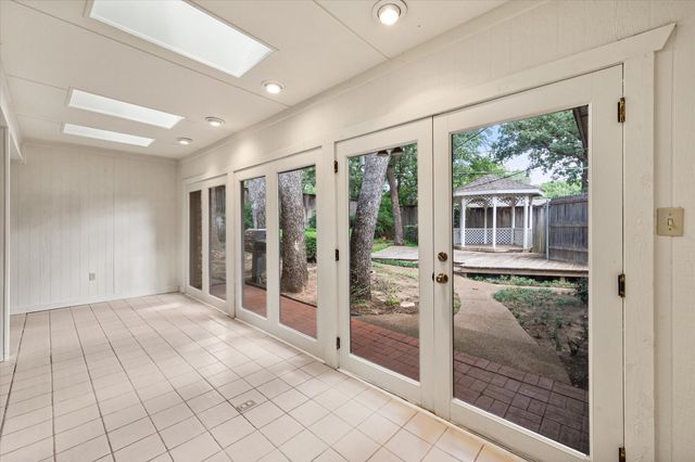 4003 Manorwood Court, Arlington, TX 76016