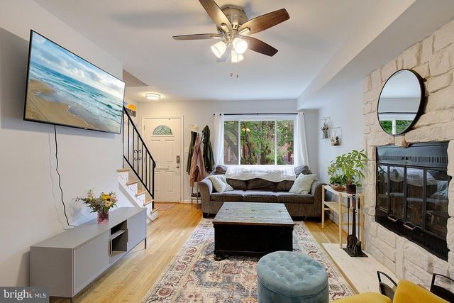 8203 ROANOKE AVE, Takoma Park, MD 20912