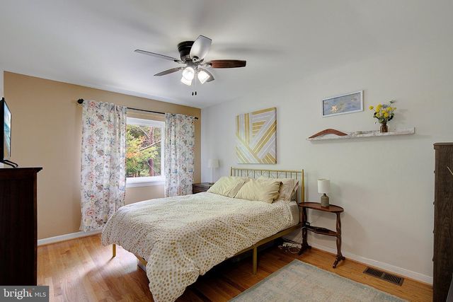8203 ROANOKE AVE, Takoma Park, MD 20912