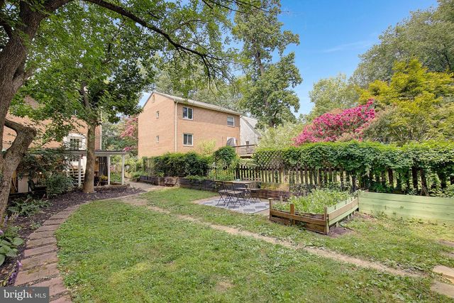 8203 ROANOKE AVE, Takoma Park, MD 20912