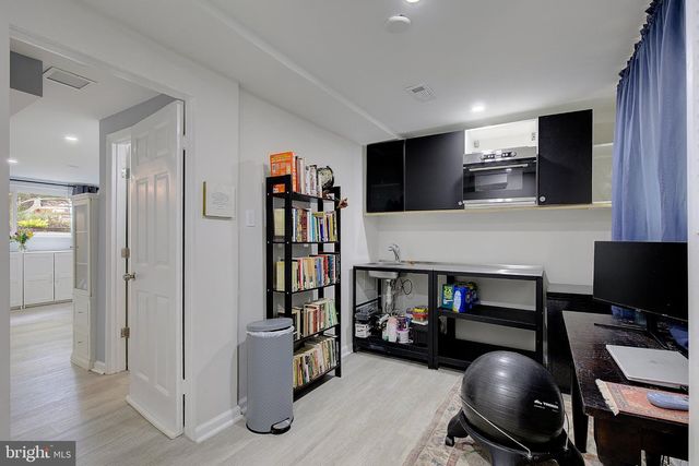 8203 ROANOKE AVE, Takoma Park, MD 20912