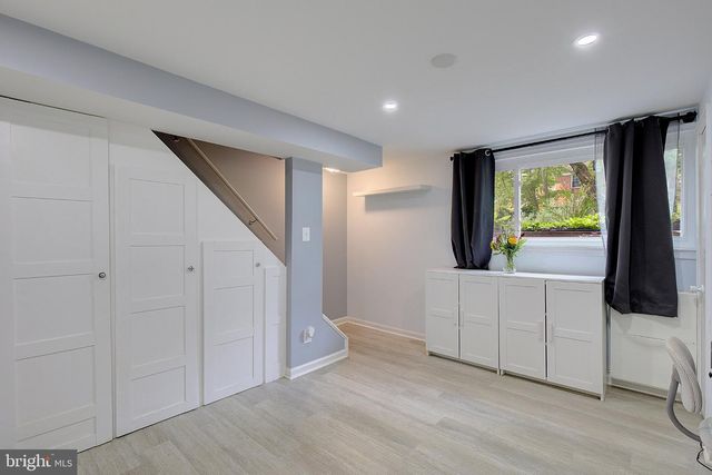 8203 ROANOKE AVE, Takoma Park, MD 20912