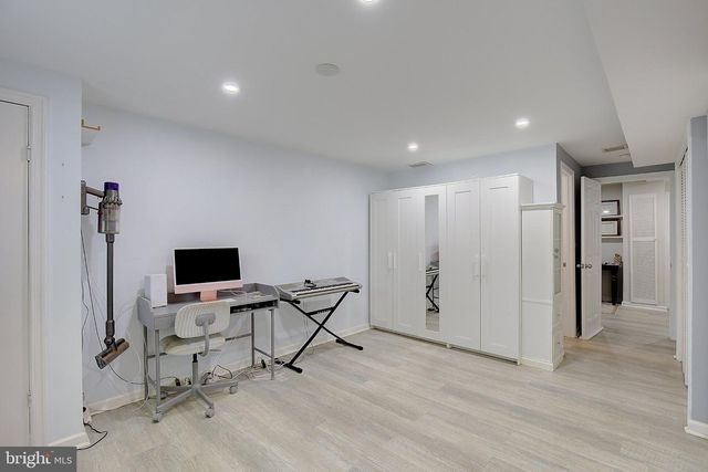 8203 ROANOKE AVE, Takoma Park, MD 20912