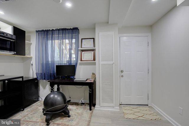 8203 ROANOKE AVE, Takoma Park, MD 20912