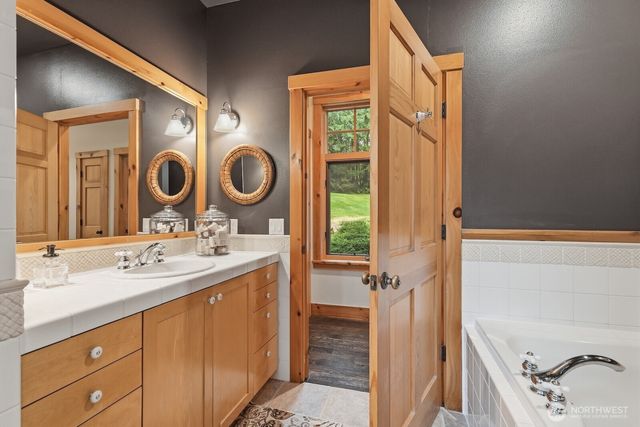 28610 SE 43rd Street, Fall City, WA 98024