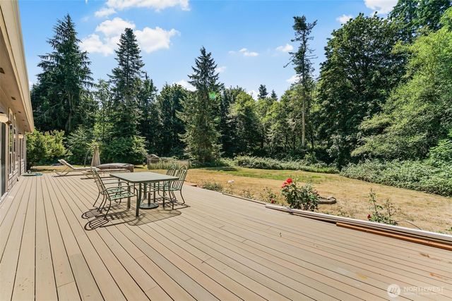 2650 S East Camano Drive, Camano Island, WA 98282