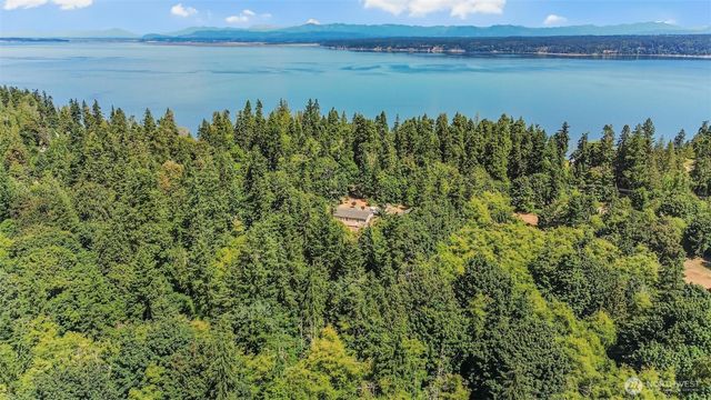 2650 S East Camano Drive, Camano Island, WA 98282