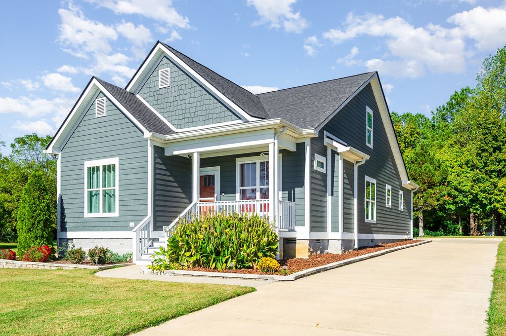 409 Harding Dr, Lebanon, TN 37087