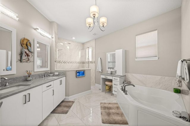 8425 SW 93RD CIRCLE, Ocala, FL 34481