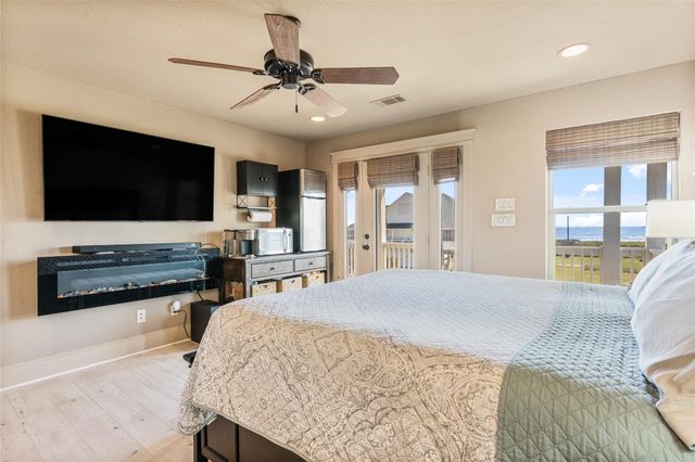 804 Sombrero Drive, Crystal Beach, TX 77650