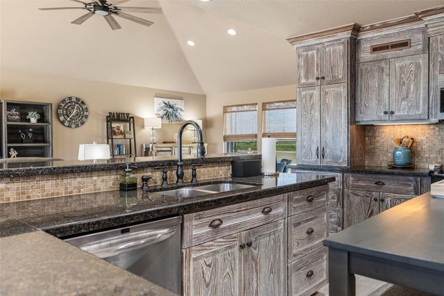 804 Sombrero Drive, Crystal Beach, TX 77650