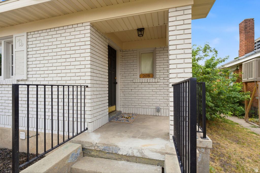 208 E WESTMINSTER AVE, Salt Lake City, UT 84115 — photo 4