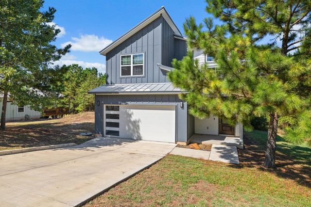 200 Manawianui DR, Bastrop, TX 78602