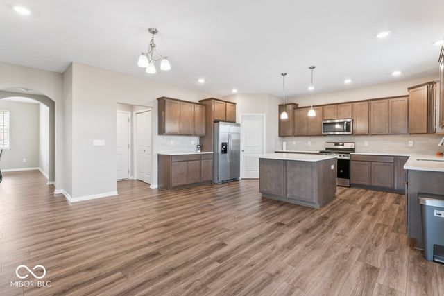 6400 Flag Stop Drive, Whitestown, IN 46075