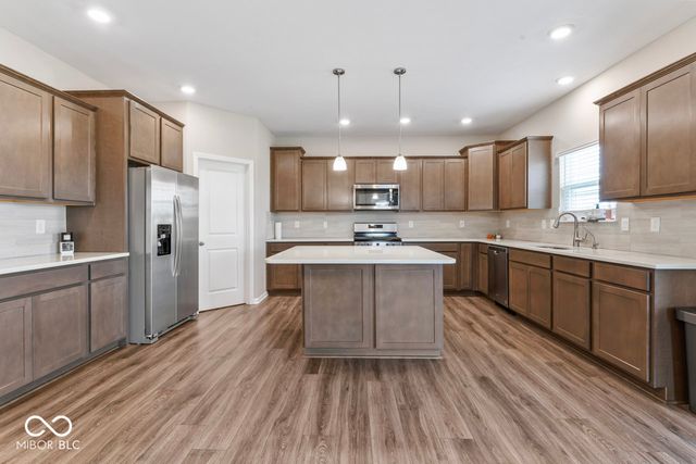 6400 Flag Stop Drive, Whitestown, IN 46075