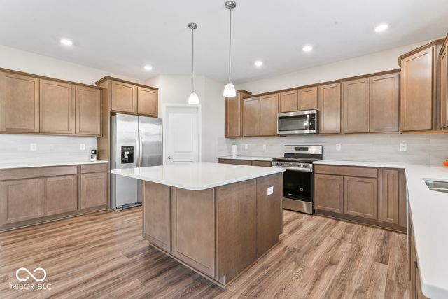 6400 Flag Stop Drive, Whitestown, IN 46075