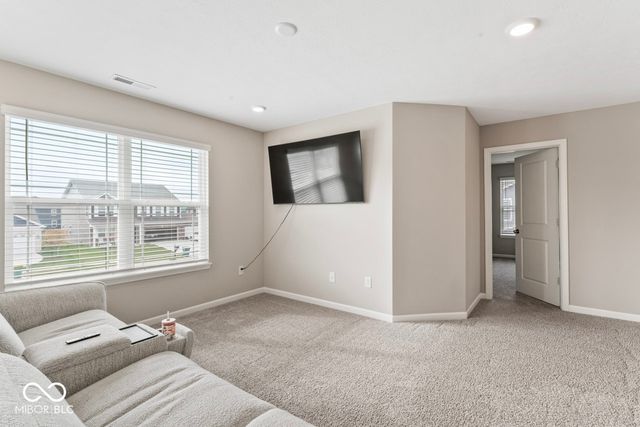 6400 Flag Stop Drive, Whitestown, IN 46075