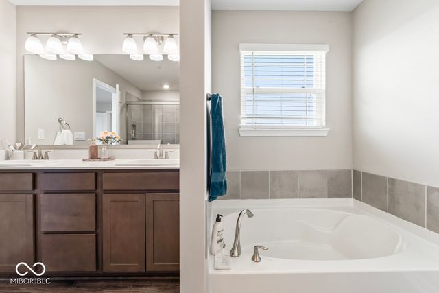 6400 Flag Stop Drive, Whitestown, IN 46075