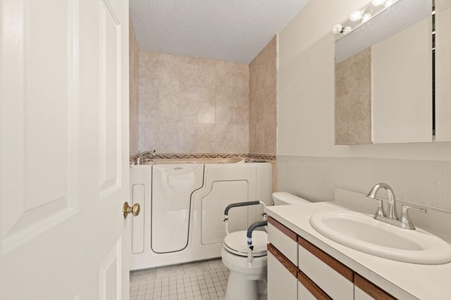 19 Olde Village Drive 1603, Salem, MA 01970