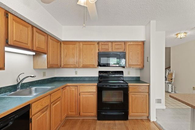19 Olde Village Drive 1603, Salem, MA 01970