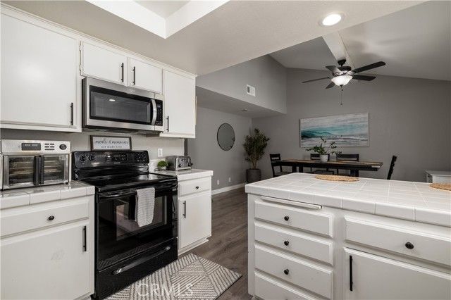 30189 Longhorn Drive, Canyon Lake, CA 92587