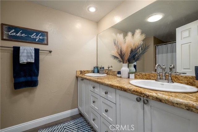 30189 Longhorn Drive, Canyon Lake, CA 92587