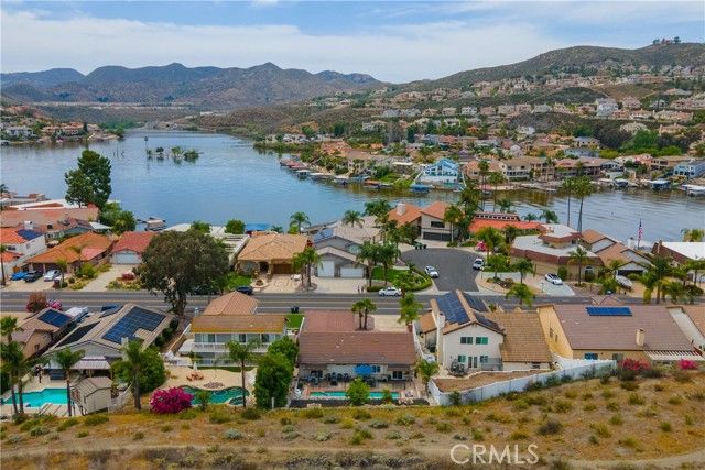 30189 Longhorn Drive, Canyon Lake, CA 92587