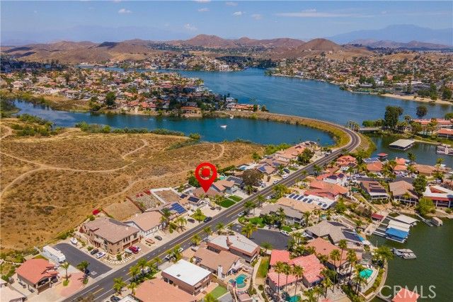 30189 Longhorn Drive, Canyon Lake, CA 92587