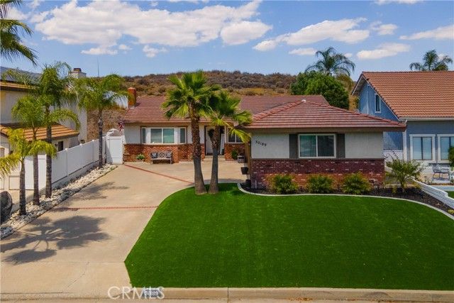 30189 Longhorn Drive, Canyon Lake, CA 92587