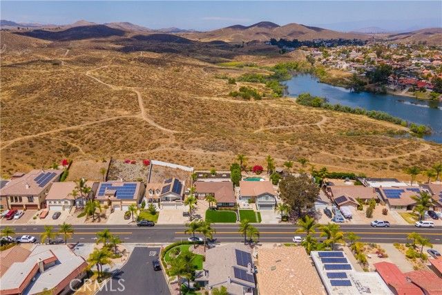 30189 Longhorn Drive, Canyon Lake, CA 92587