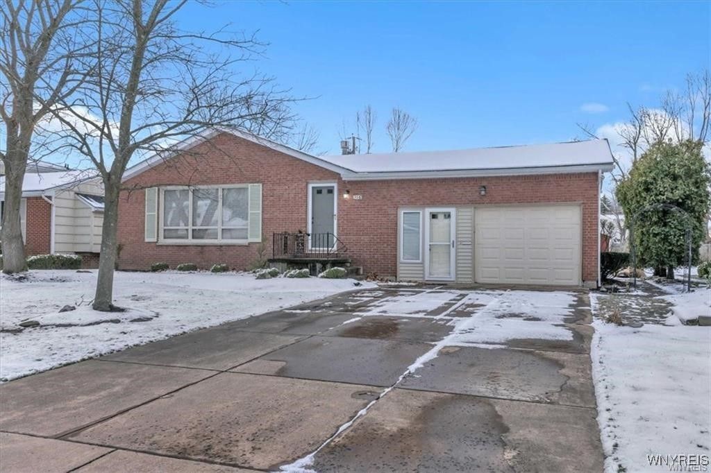 116 Segsbury Road, Amherst, NY 14221