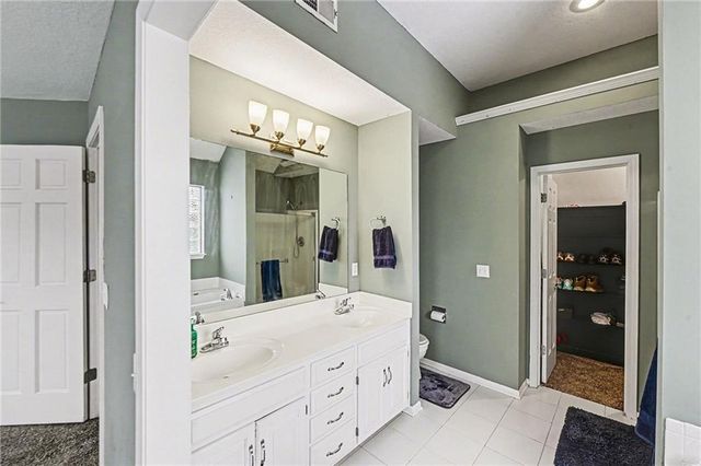 1808 NW 79th Terrace, Kansas City, MO 64151