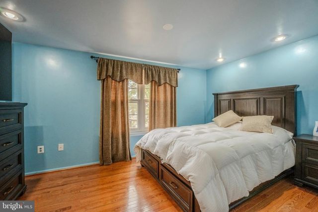 24 HUNTLEY CT, Sterling, VA 20165