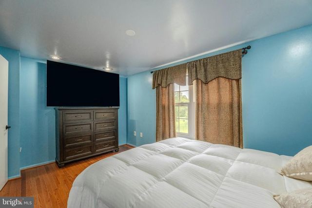 24 HUNTLEY CT, Sterling, VA 20165