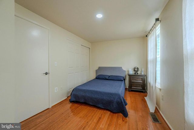 24 HUNTLEY CT, Sterling, VA 20165