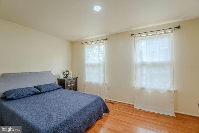 24 HUNTLEY CT, Sterling, VA 20165