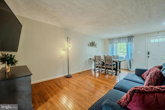 24 HUNTLEY CT, Sterling, VA 20165