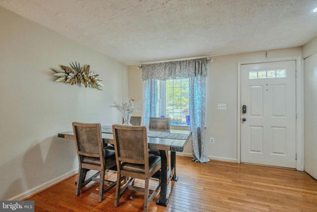 24 HUNTLEY CT, Sterling, VA 20165
