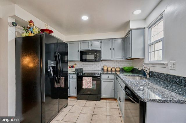 24 HUNTLEY CT, Sterling, VA 20165