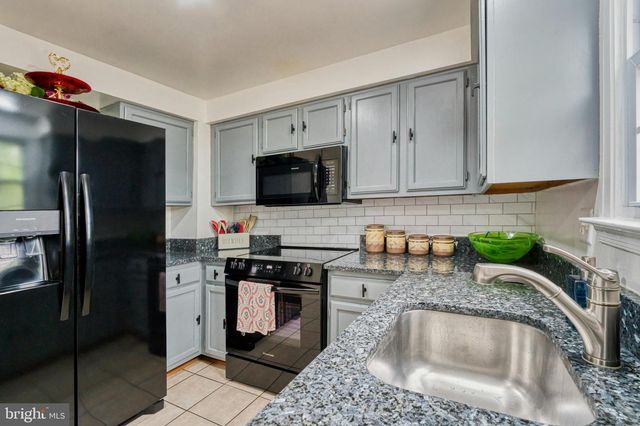24 HUNTLEY CT, Sterling, VA 20165