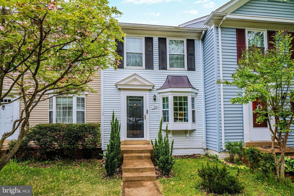 24 HUNTLEY CT, Sterling, VA 20165