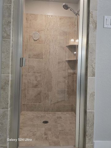 126 Creekside Drive, Sanger, TX 76266